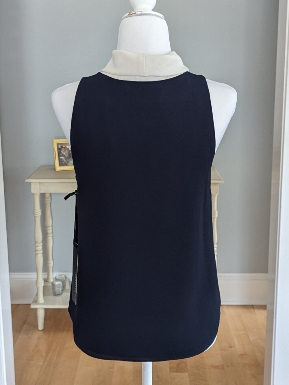 NWT Iris Setlakwe Mock Neck Sleeveless Blouse Size 2 Navy Cream - Picture 8 of 13